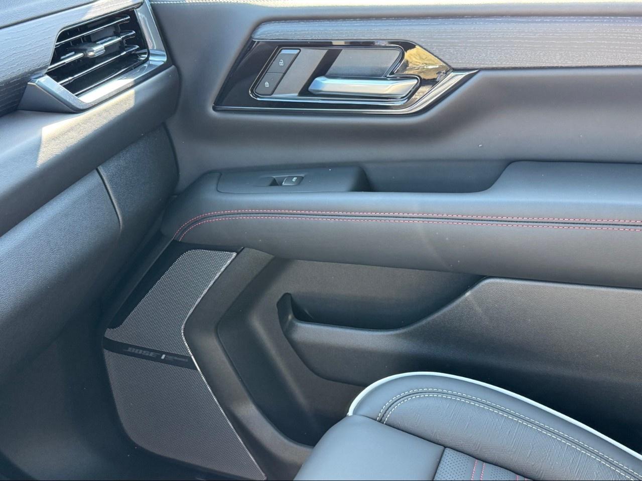 2025 GMC Yukon 4WD 4dr AT4 Ultimate Photo