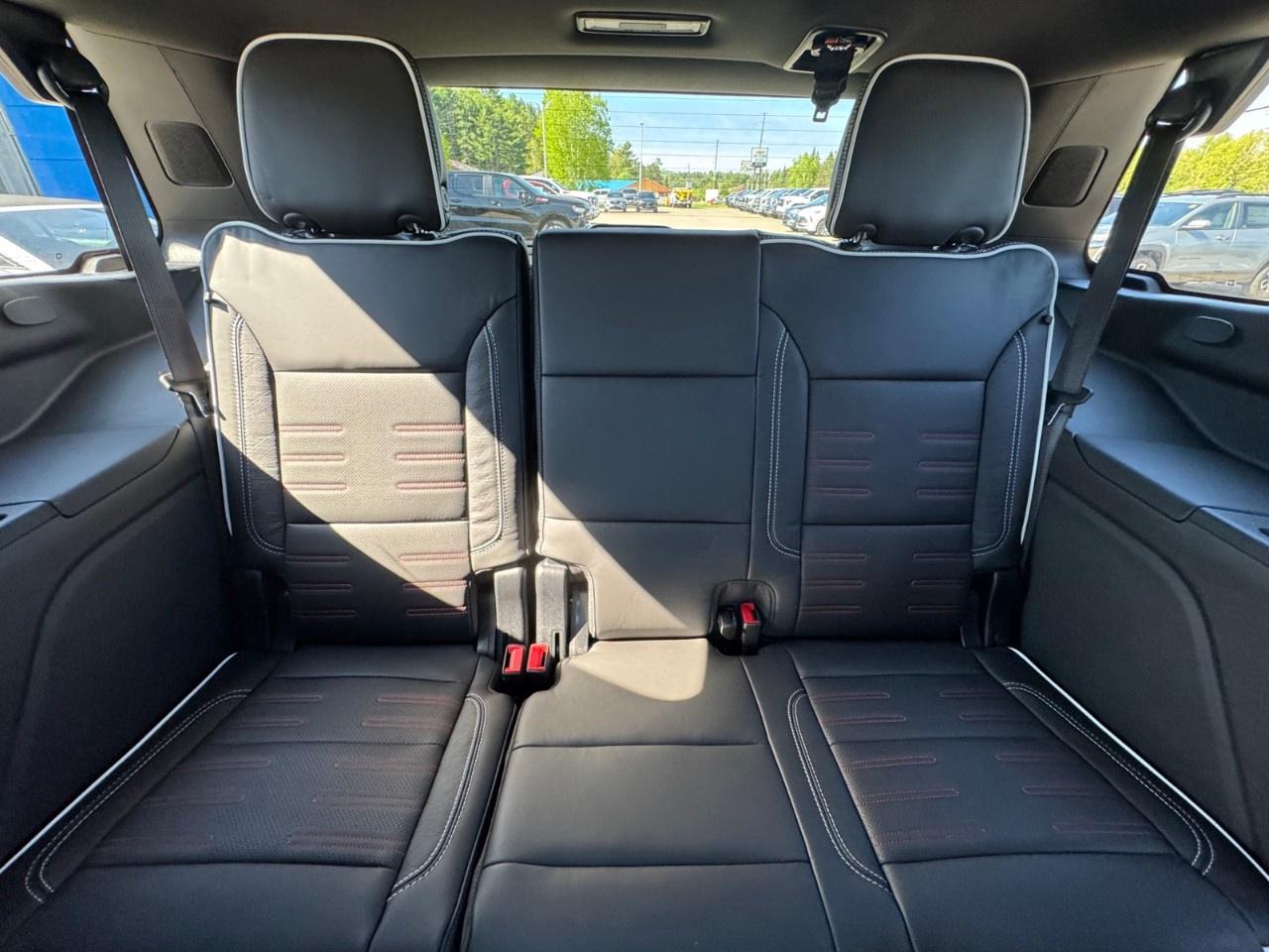 2025 GMC Yukon 4WD 4dr AT4 Ultimate Photo