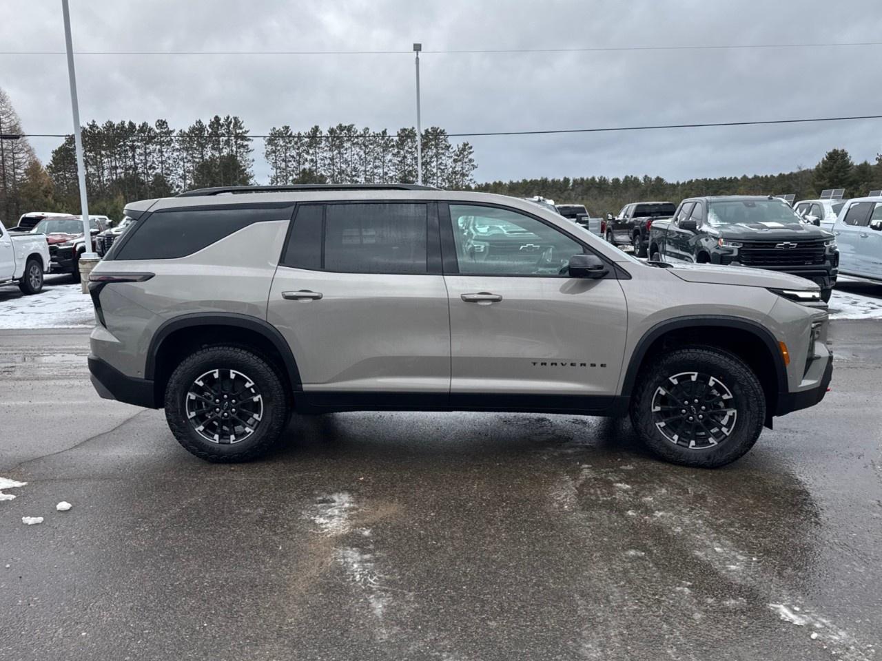 2026 Chevrolet Traverse AWD 4dr Z71 Photo3