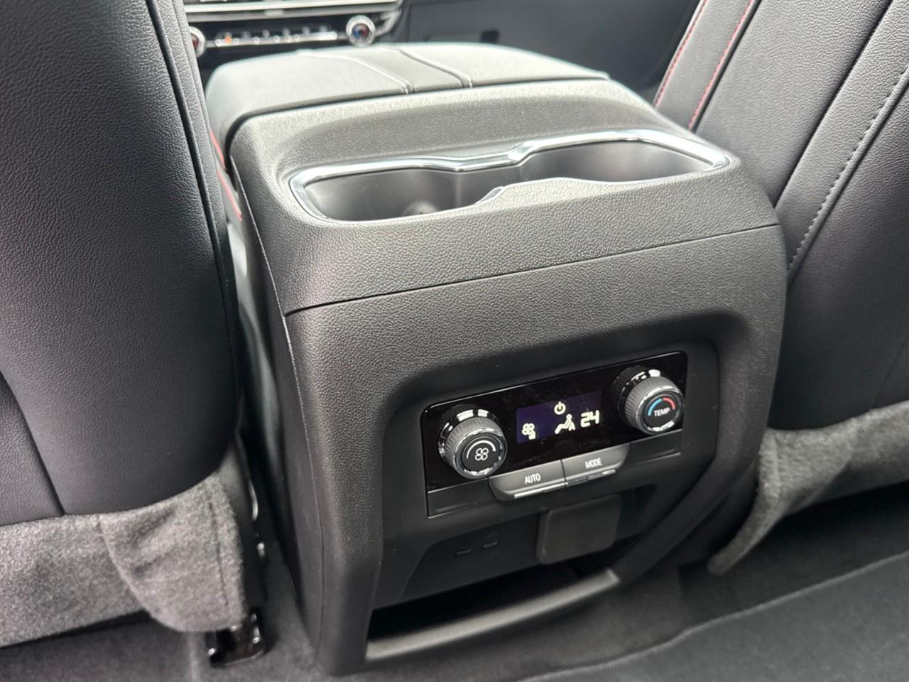 2026 Chevrolet Traverse AWD 4dr Z71 Photo