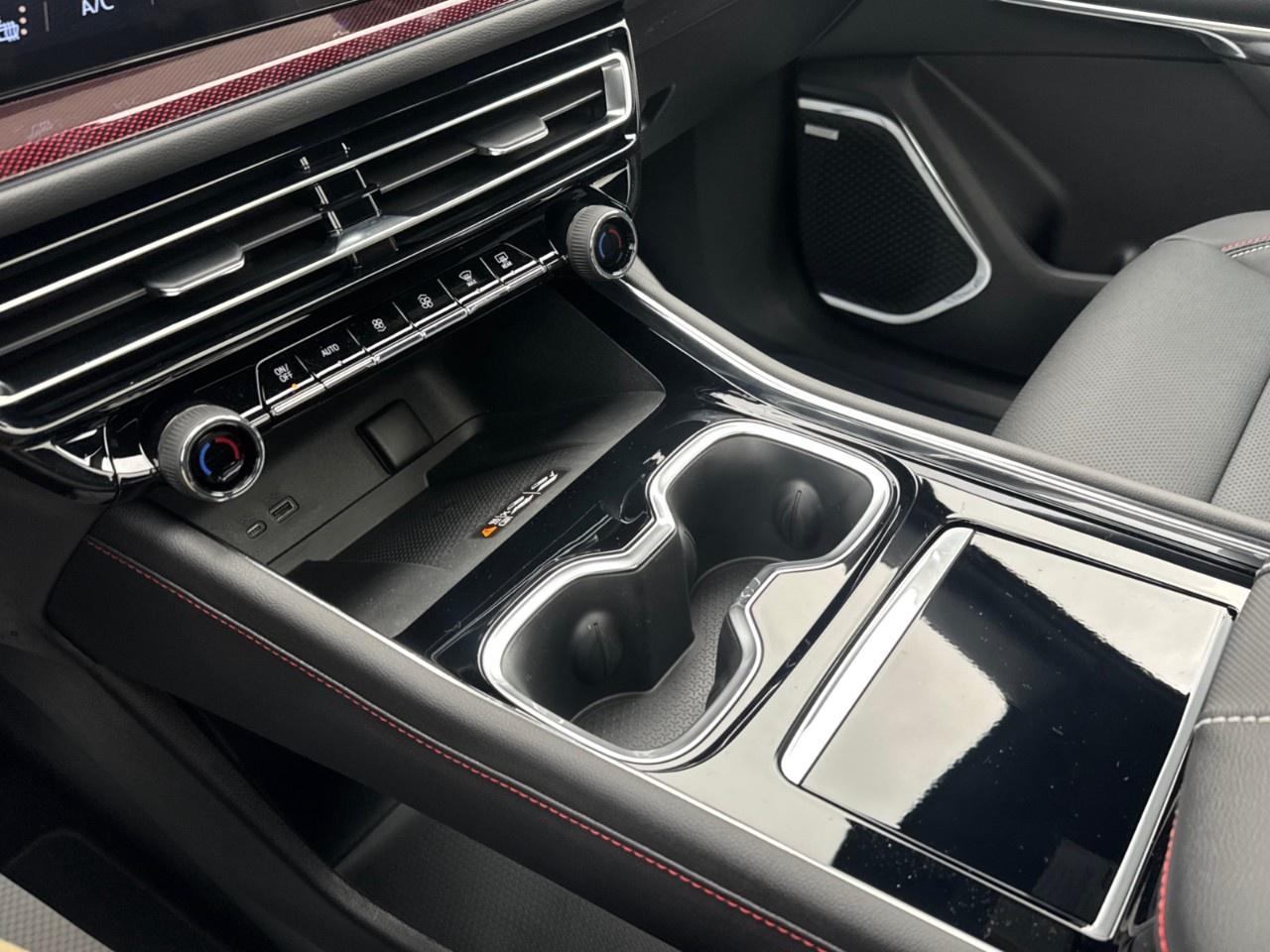 2026 Chevrolet Traverse AWD 4dr Z71 Photo