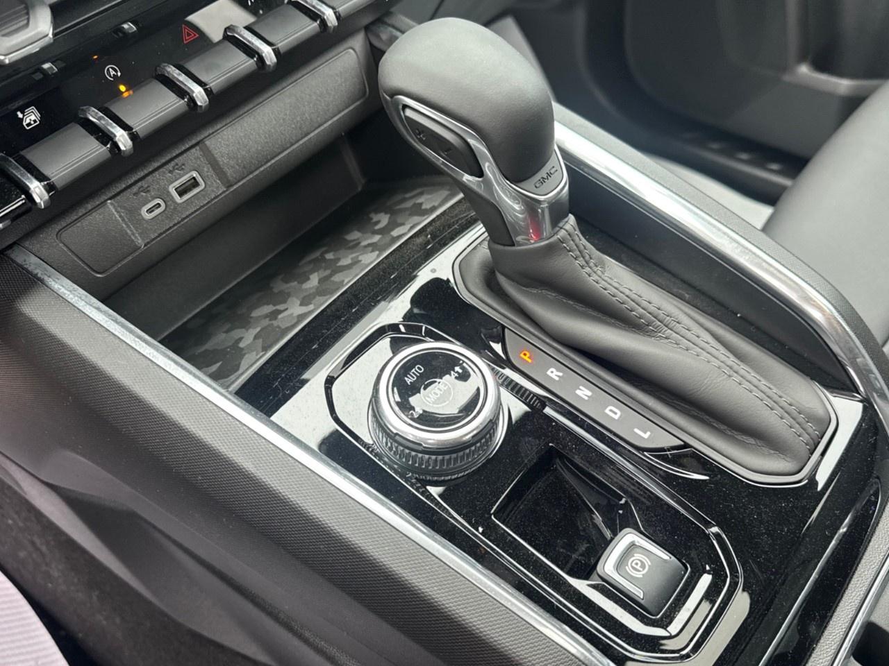 2026 GMC Canyon Crew Cab Short Box 4-Wheel Drive Elevation Photo