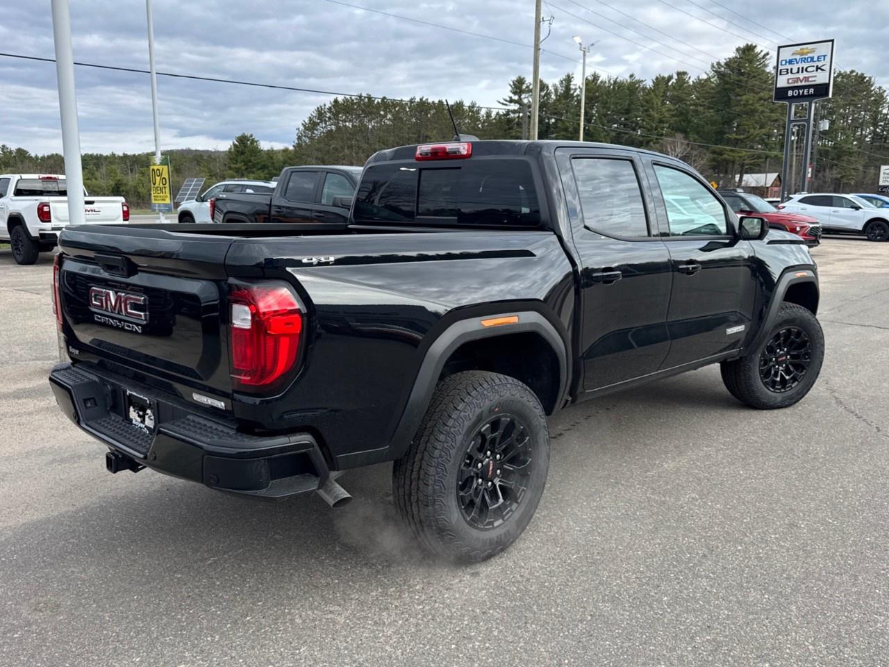 2026 GMC Canyon Crew Cab Short Box 4-Wheel Drive Elevation Photo4