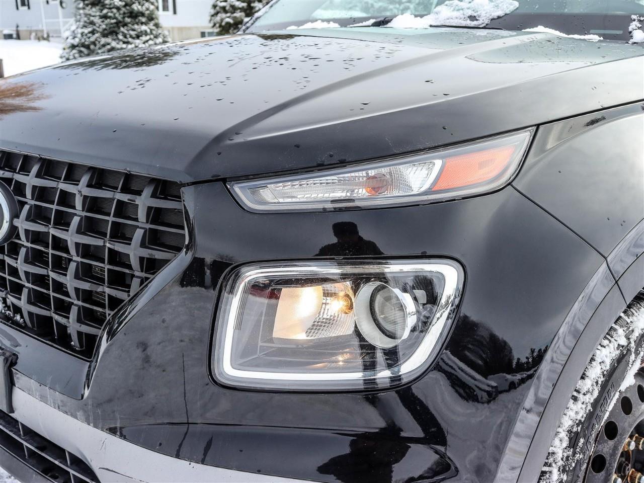 2020 Hyundai Venue Essential 4dr Front-Wheel Drive Photo