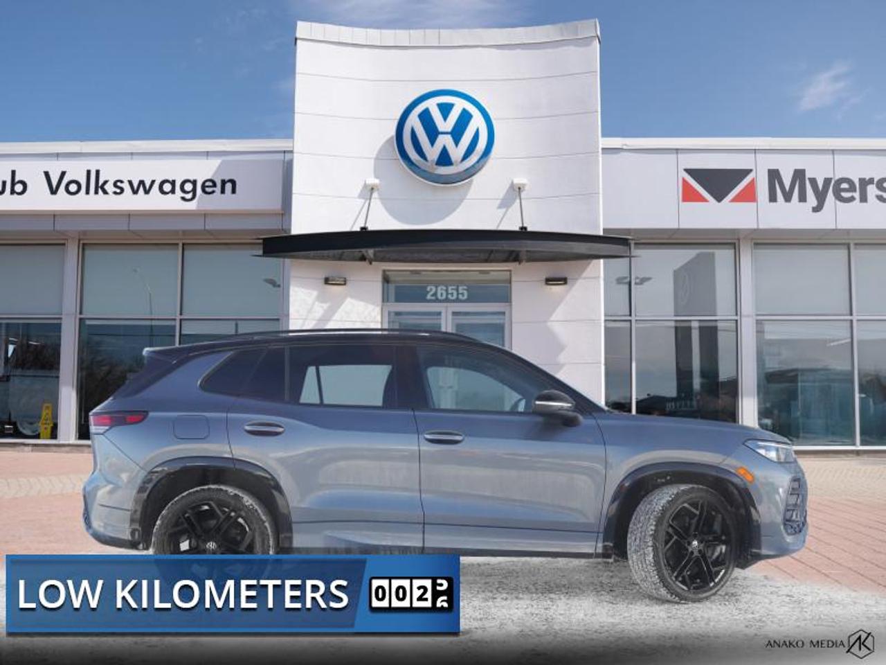 2025 Volkswagen Tiguan Comfortline R-Line Black Edition Photo