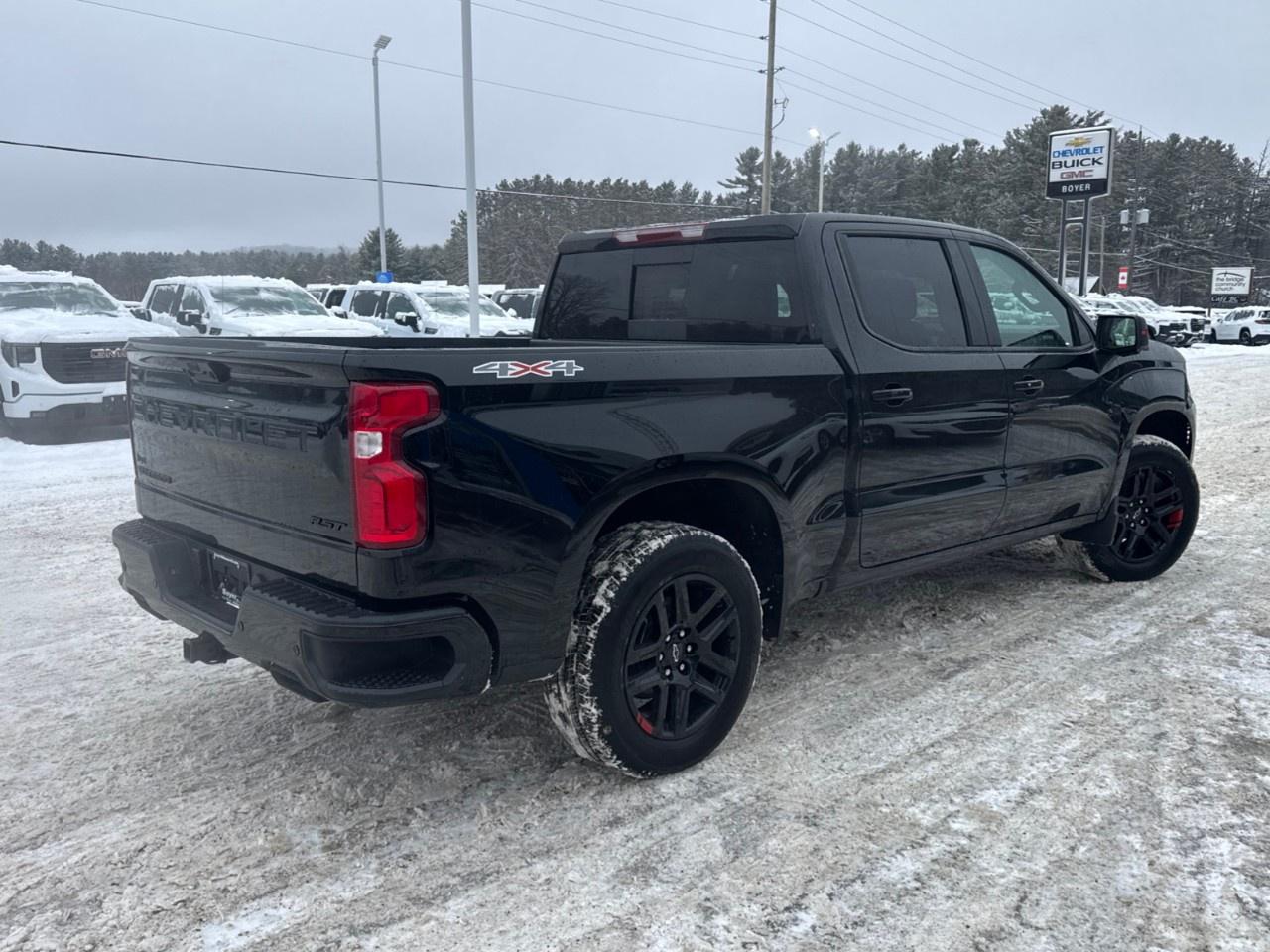 2026 Chevrolet Silverado 1500 Crew Cab Short Box 4-Wheel Drive RST Photo4