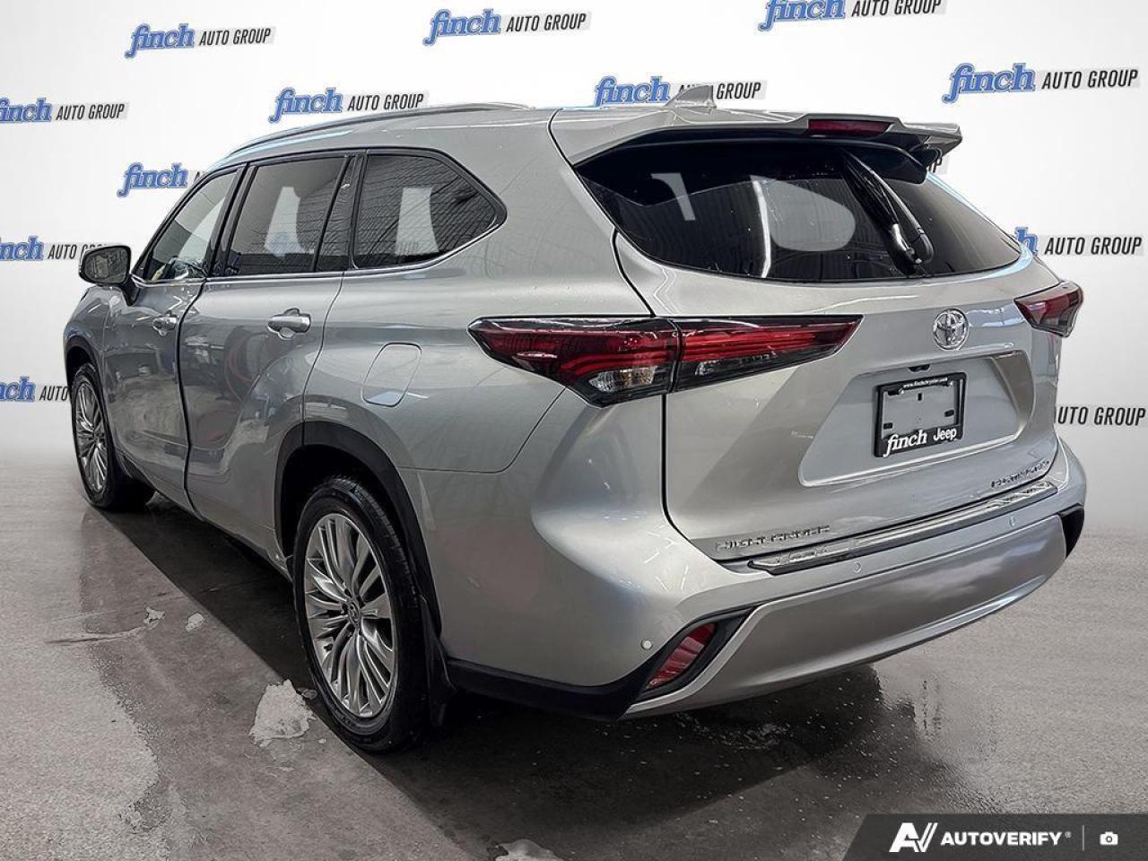 2024 Toyota Highlander  Photo3