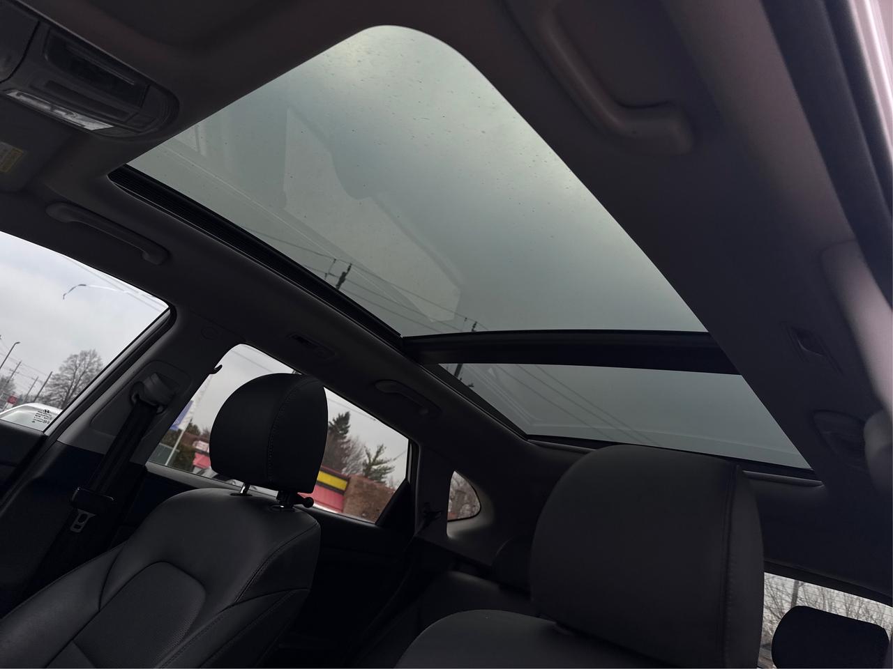 2020 Hyundai Tucson AWD PANO LEATHER LOADED  WE FINANCE ALL CREDIT! Photo