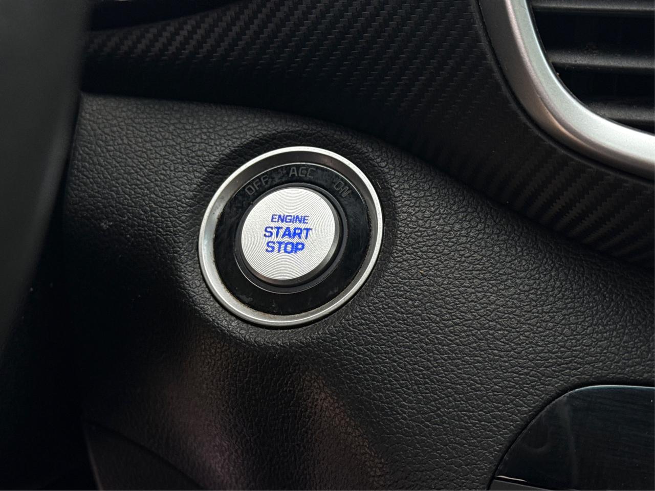 2020 Hyundai Tucson AWD PANO LEATHER LOADED  WE FINANCE ALL CREDIT! Photo