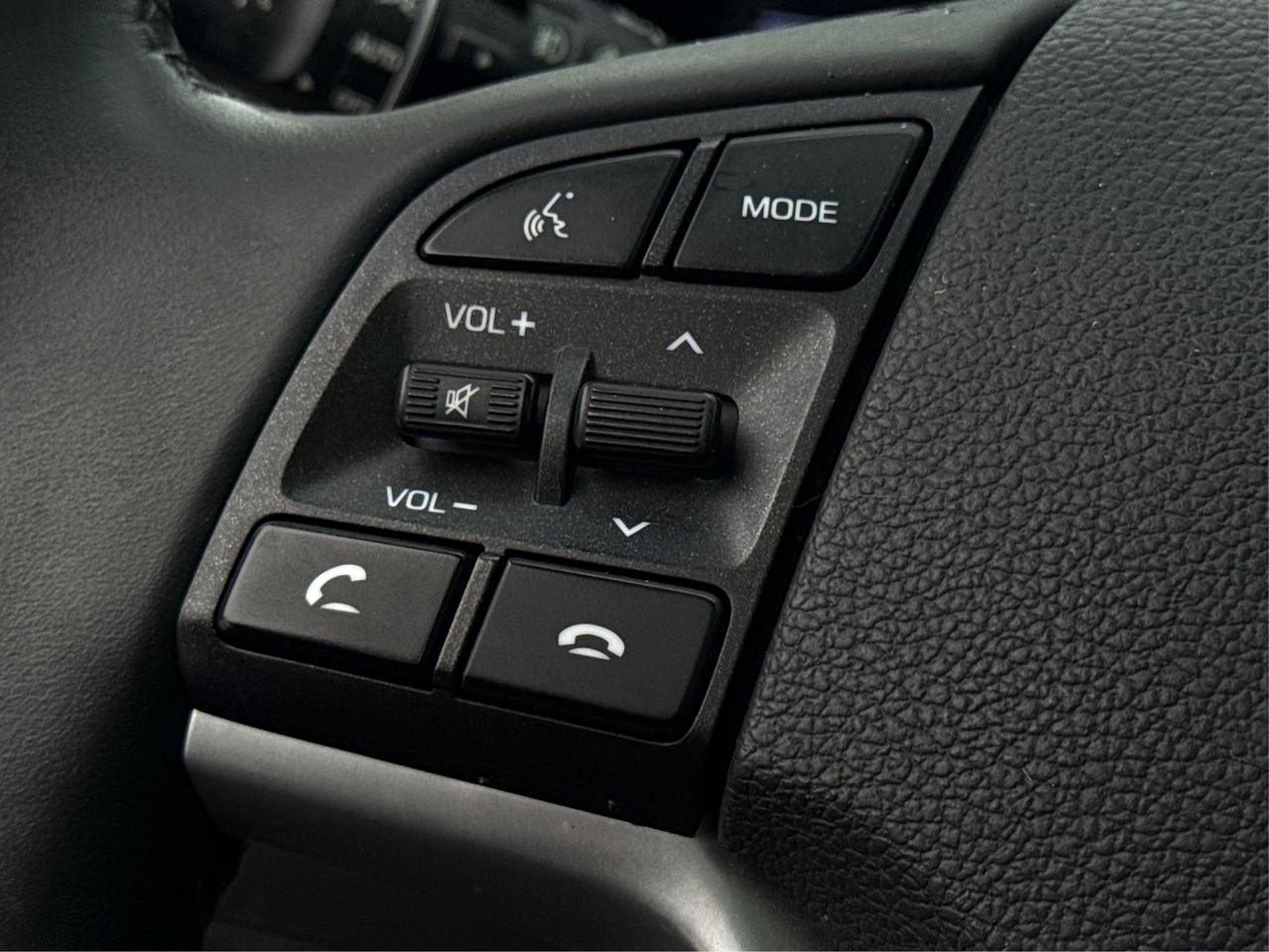 2020 Hyundai Tucson AWD PANO LEATHER LOADED  WE FINANCE ALL CREDIT! Photo