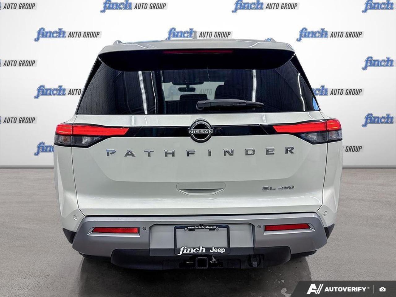 2023 Nissan Pathfinder SL 4dr 4x4 Photo4