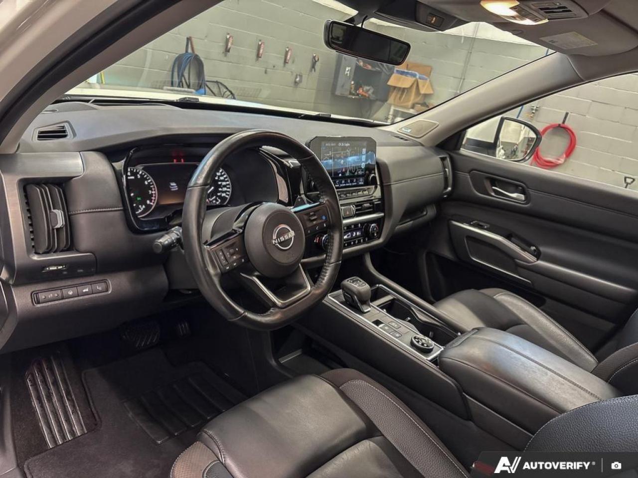 2023 Nissan Pathfinder SL 4dr 4x4 Photo