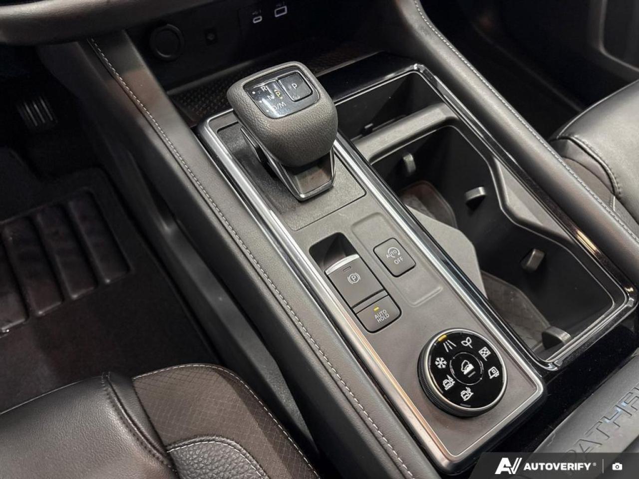 2023 Nissan Pathfinder SL 4dr 4x4 Photo