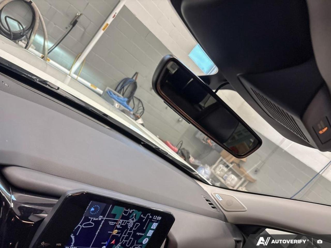 2023 Nissan Pathfinder SL 4dr 4x4 Photo