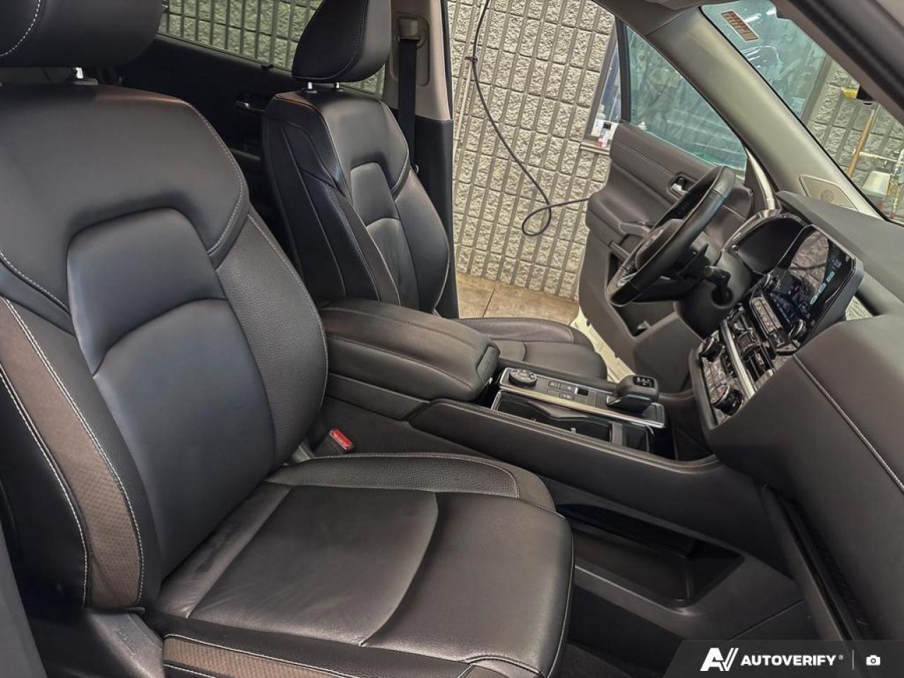 2023 Nissan Pathfinder SL 4dr 4x4 Photo