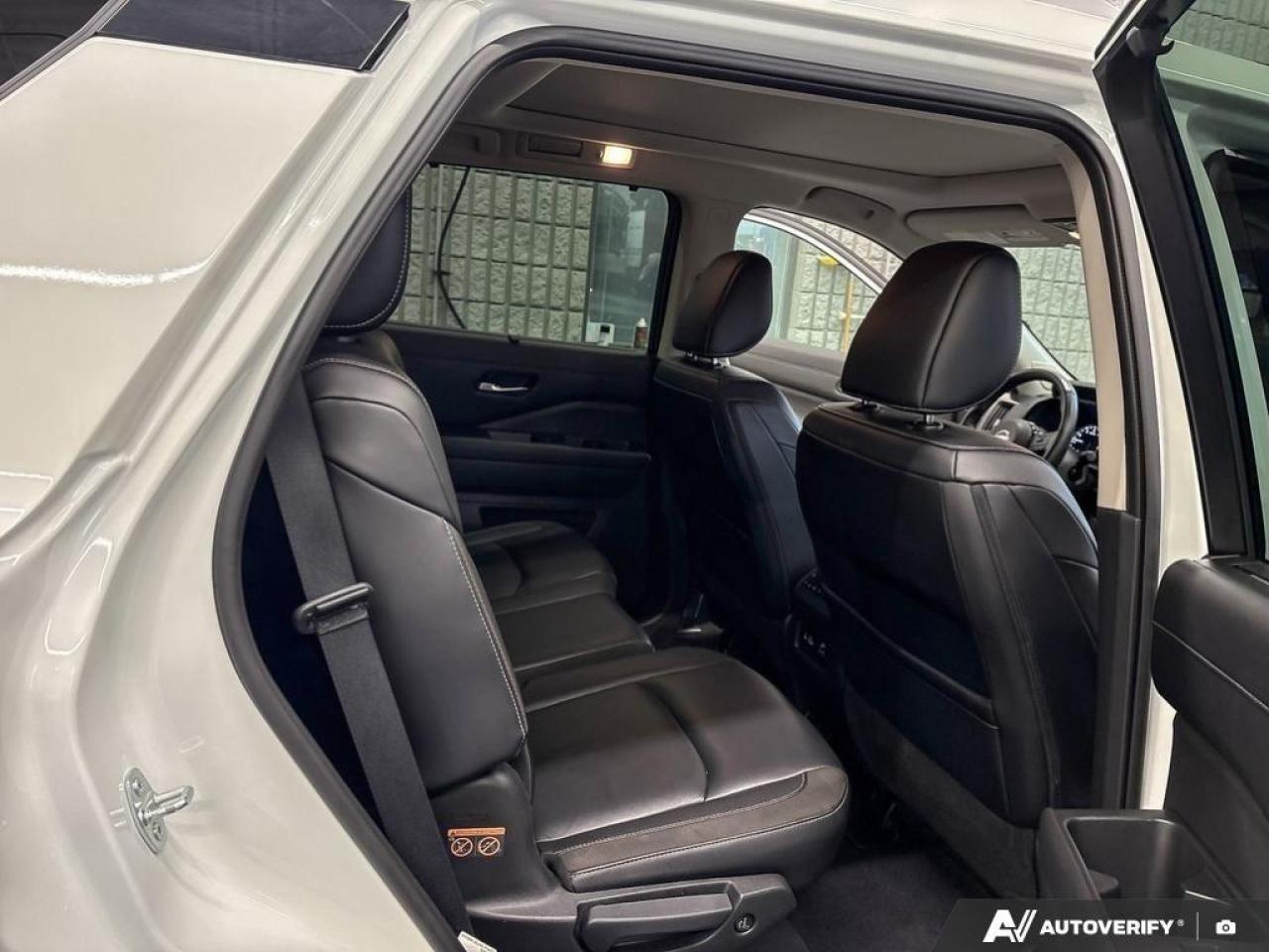 2023 Nissan Pathfinder SL 4dr 4x4 Photo