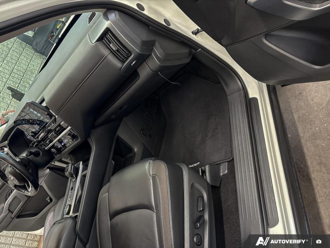 2023 Nissan Pathfinder SL 4dr 4x4 Photo