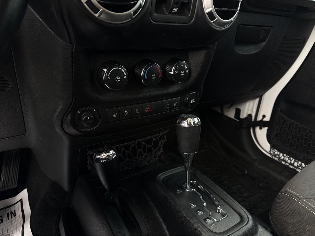 2018 Jeep Wrangler JK Unlimited NAV LOADED 2 TOPS CLEAN WE FINANCE ALL CREDIT! Photo