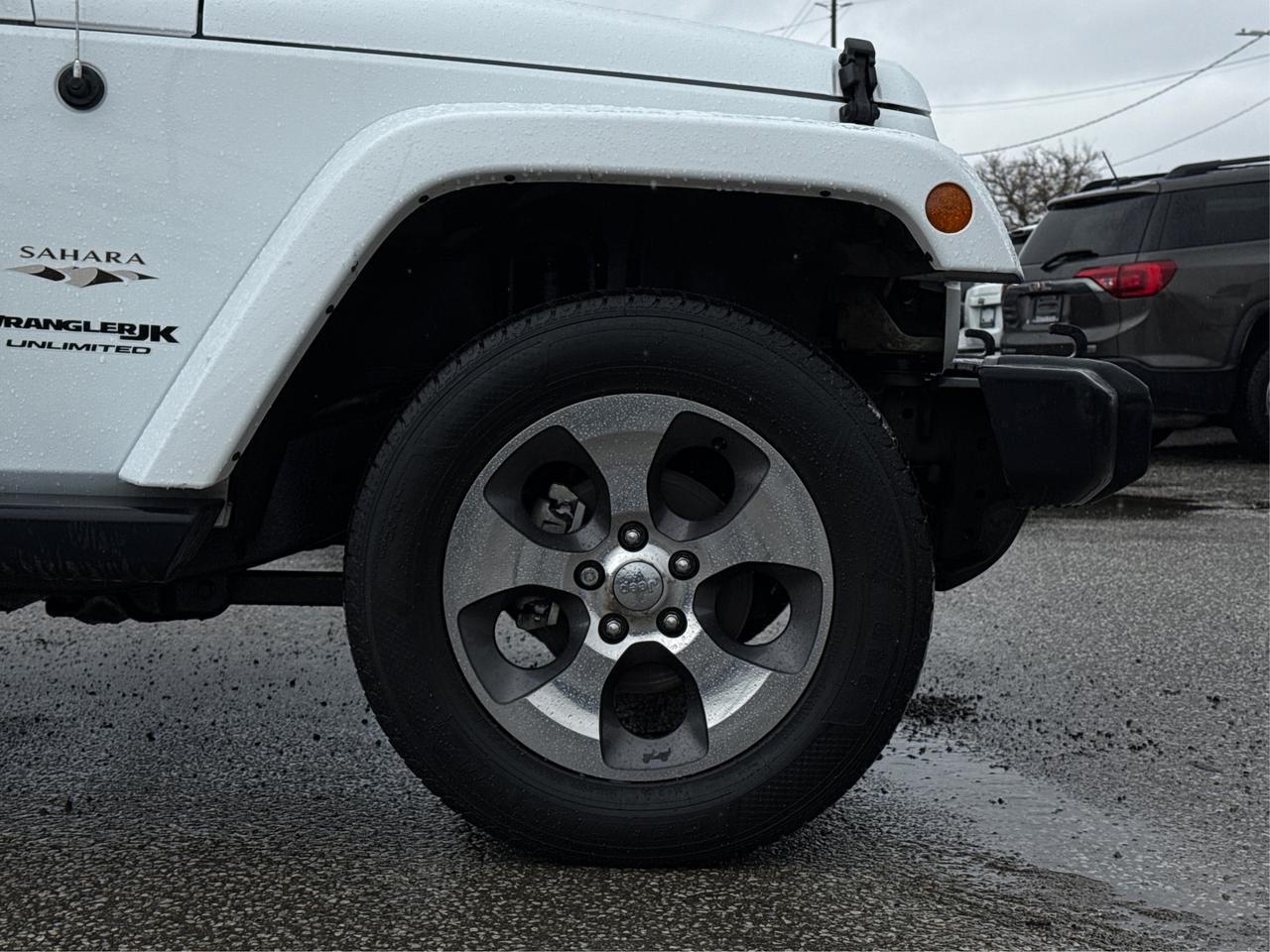 2018 Jeep Wrangler JK Unlimited NAV LOADED 2 TOPS CLEAN WE FINANCE ALL CREDIT! Photo