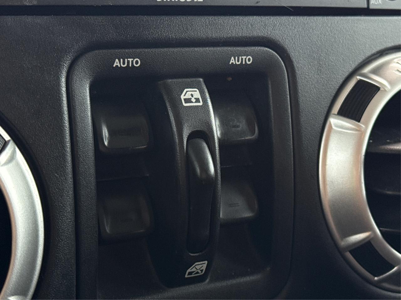 2018 Jeep Wrangler JK Unlimited NAV LOADED 2 TOPS CLEAN WE FINANCE ALL CREDIT! Photo