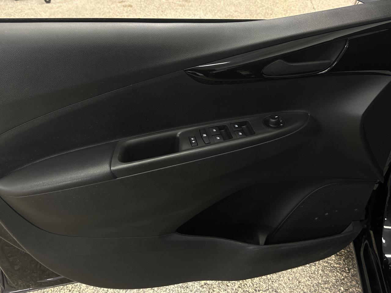 2022 Chevrolet Spark 1LT CVT 4dr Hatchback Photo