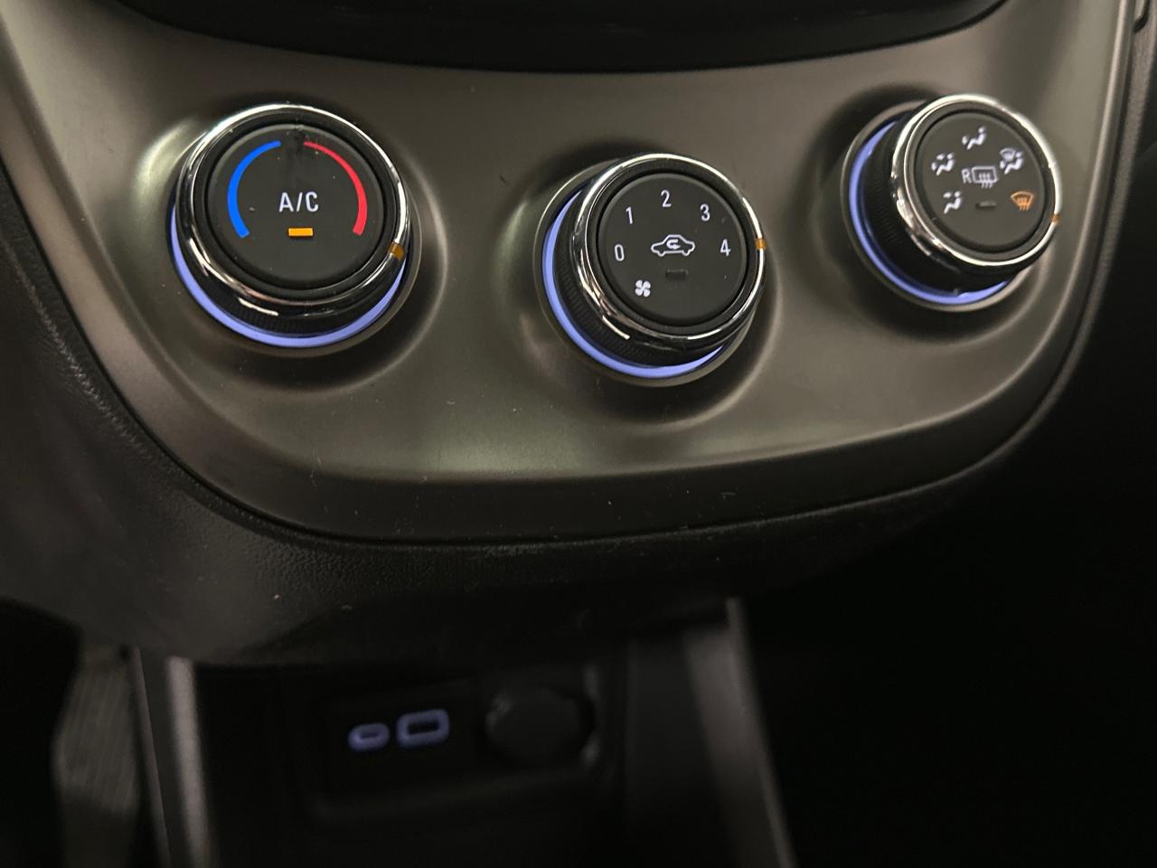 2022 Chevrolet Spark 1LT CVT 4dr Hatchback Photo