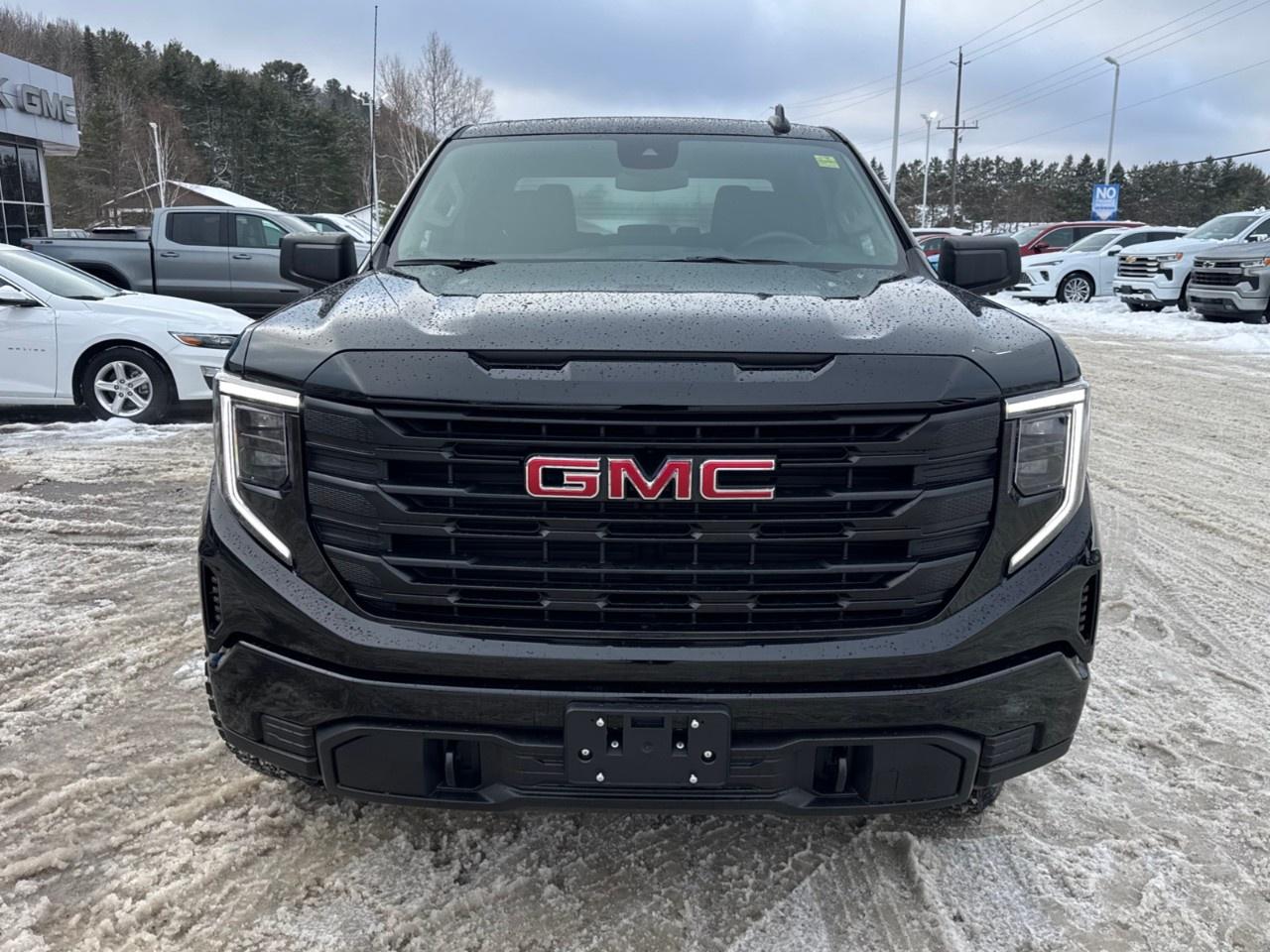 2026 GMC Sierra 1500 Crew Cab Short Box 4-Wheel Drive Pro Photo