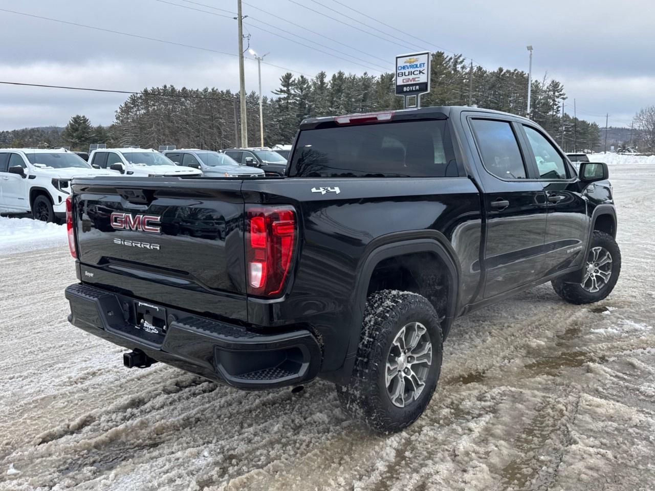 2026 GMC Sierra 1500 Crew Cab Short Box 4-Wheel Drive Pro Photo4