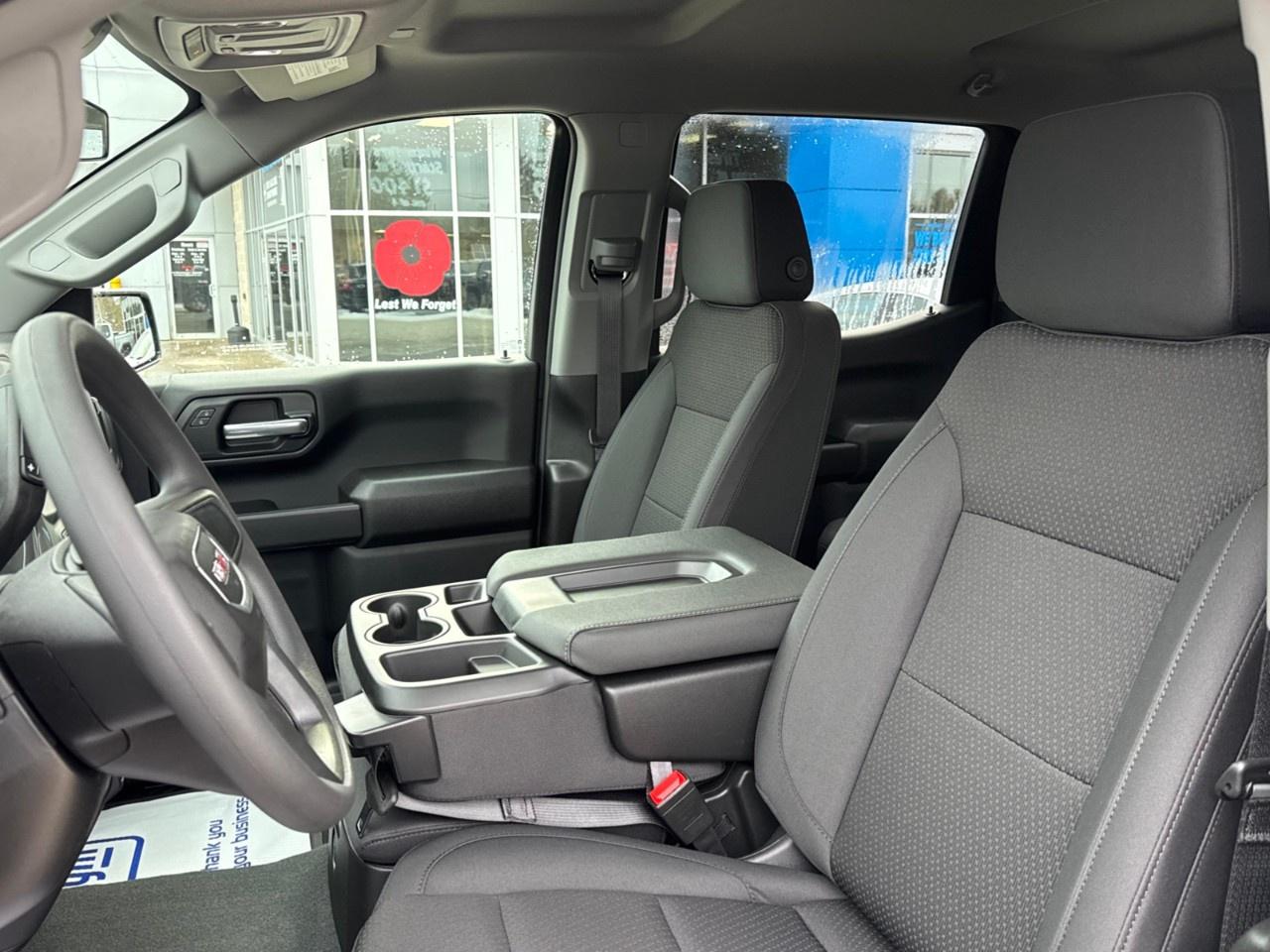 2026 GMC Sierra 1500 Crew Cab Short Box 4-Wheel Drive Pro Photo