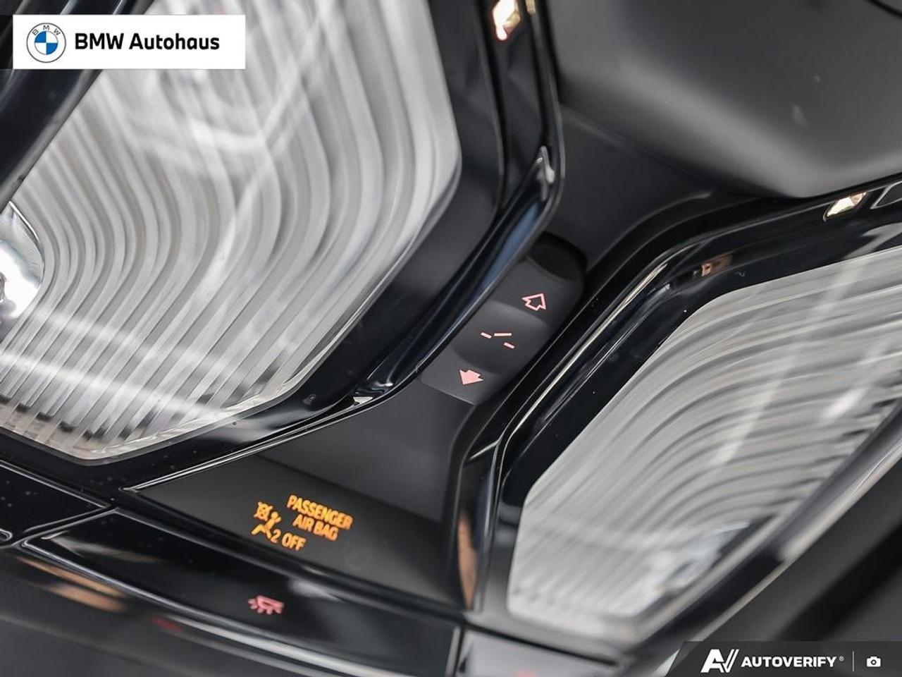 2023 BMW 3 Series 330i xDrive Sedan Photo