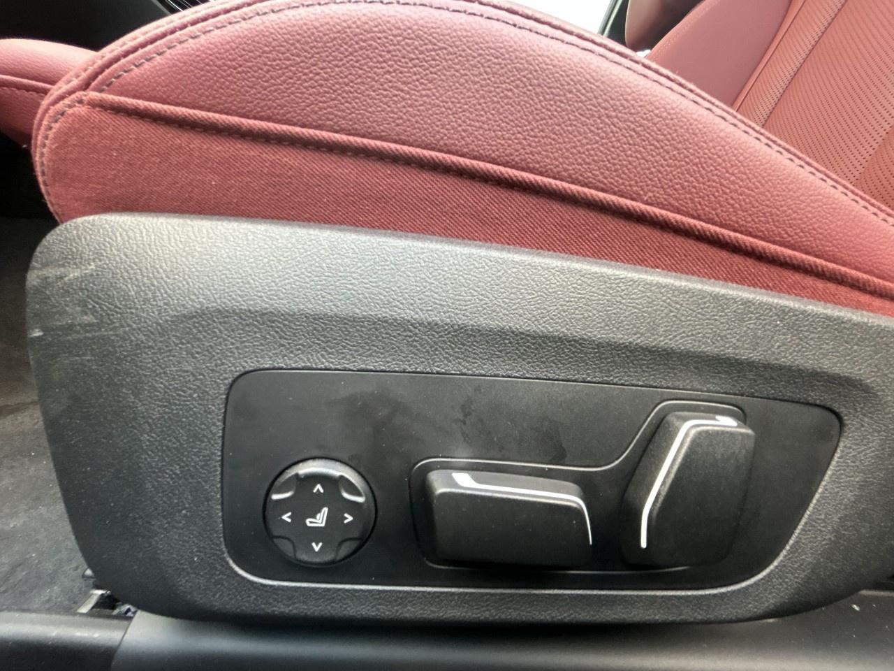 2025 BMW 2 Series 230i xDrive Coupe Photo