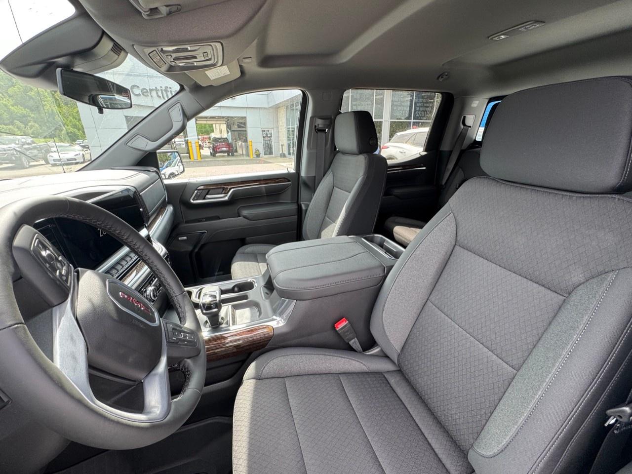 2025 GMC Sierra 1500 Crew Cab Short Box 4-Wheel Drive Elevation Photo