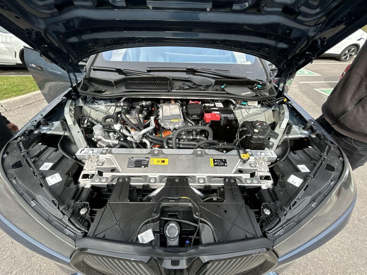 2026 BMW iX xDrive60 Sports Activity Vehicle Photo