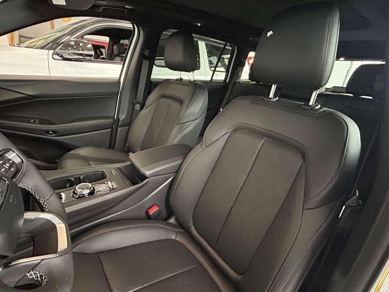 2026 Jeep Cherokee Overland 4dr 4x4 Photo