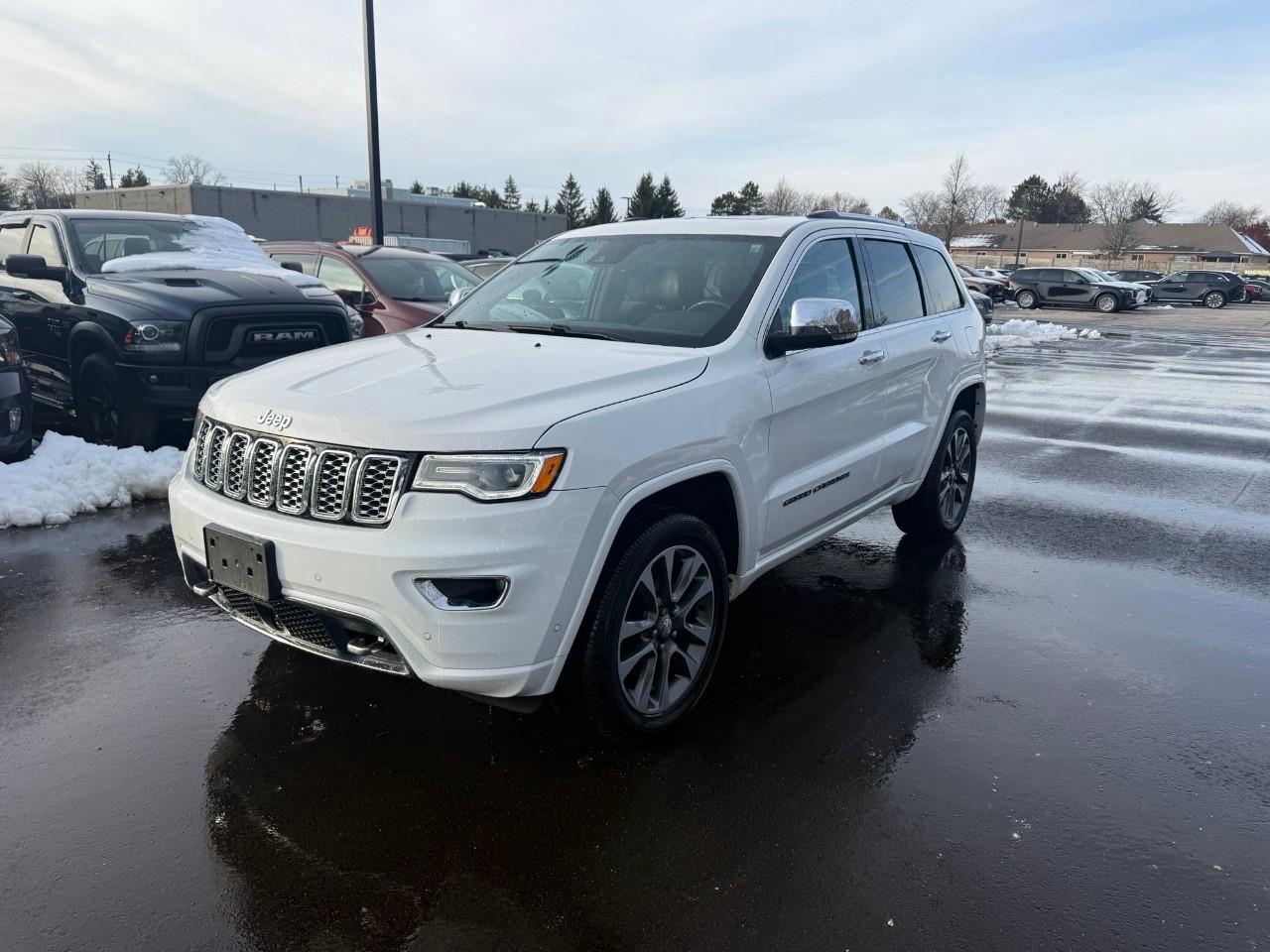 2017 Jeep Grand Cherokee Overland 4dr 4x4 Photo0