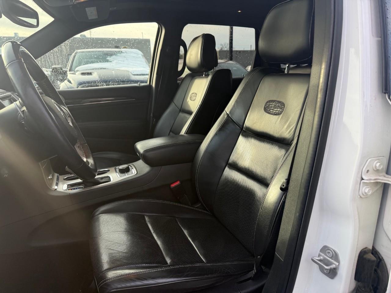 2017 Jeep Grand Cherokee Overland 4dr 4x4 Photo