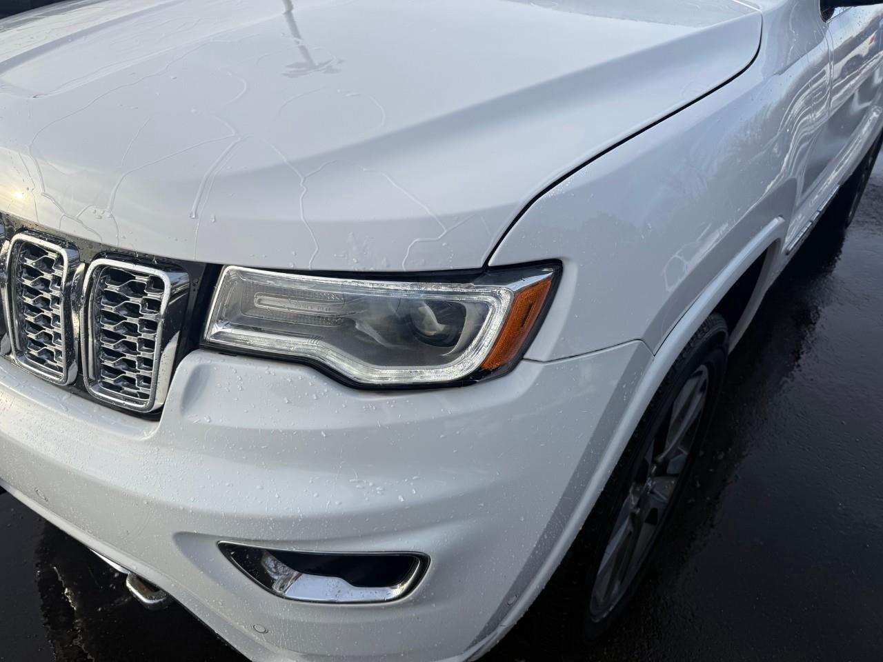 2017 Jeep Grand Cherokee Overland 4dr 4x4 Photo2