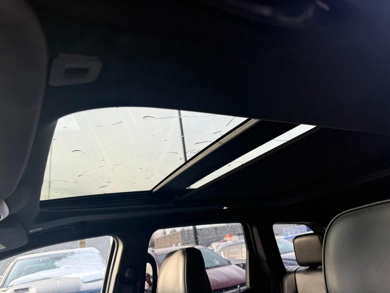 2017 Jeep Grand Cherokee Overland 4dr 4x4 Photo