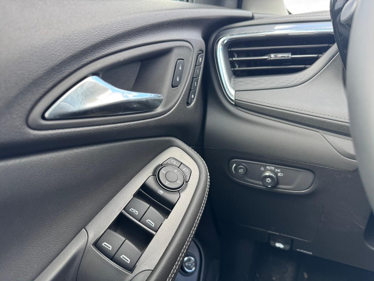 2025 Buick Encore GX Avenir AWD Photo