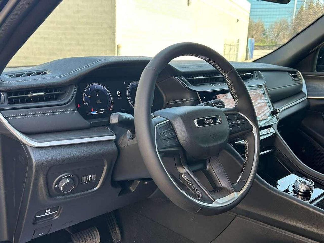 2026 Jeep Grand Cherokee Base 4dr 4x4 Photo