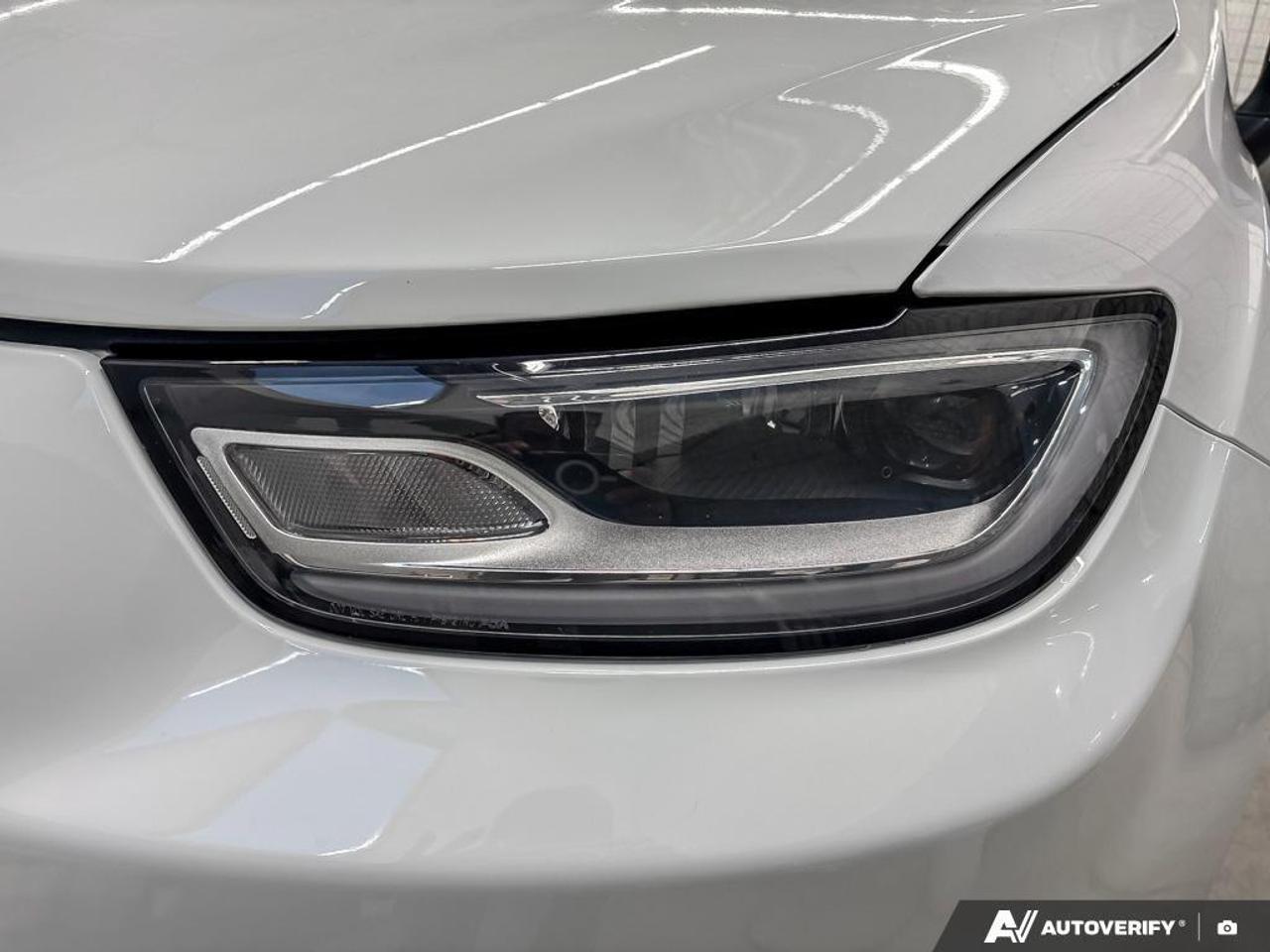 2023 Chrysler Pacifica Touring-L Front-Wheel Drive Passenger Van Photo