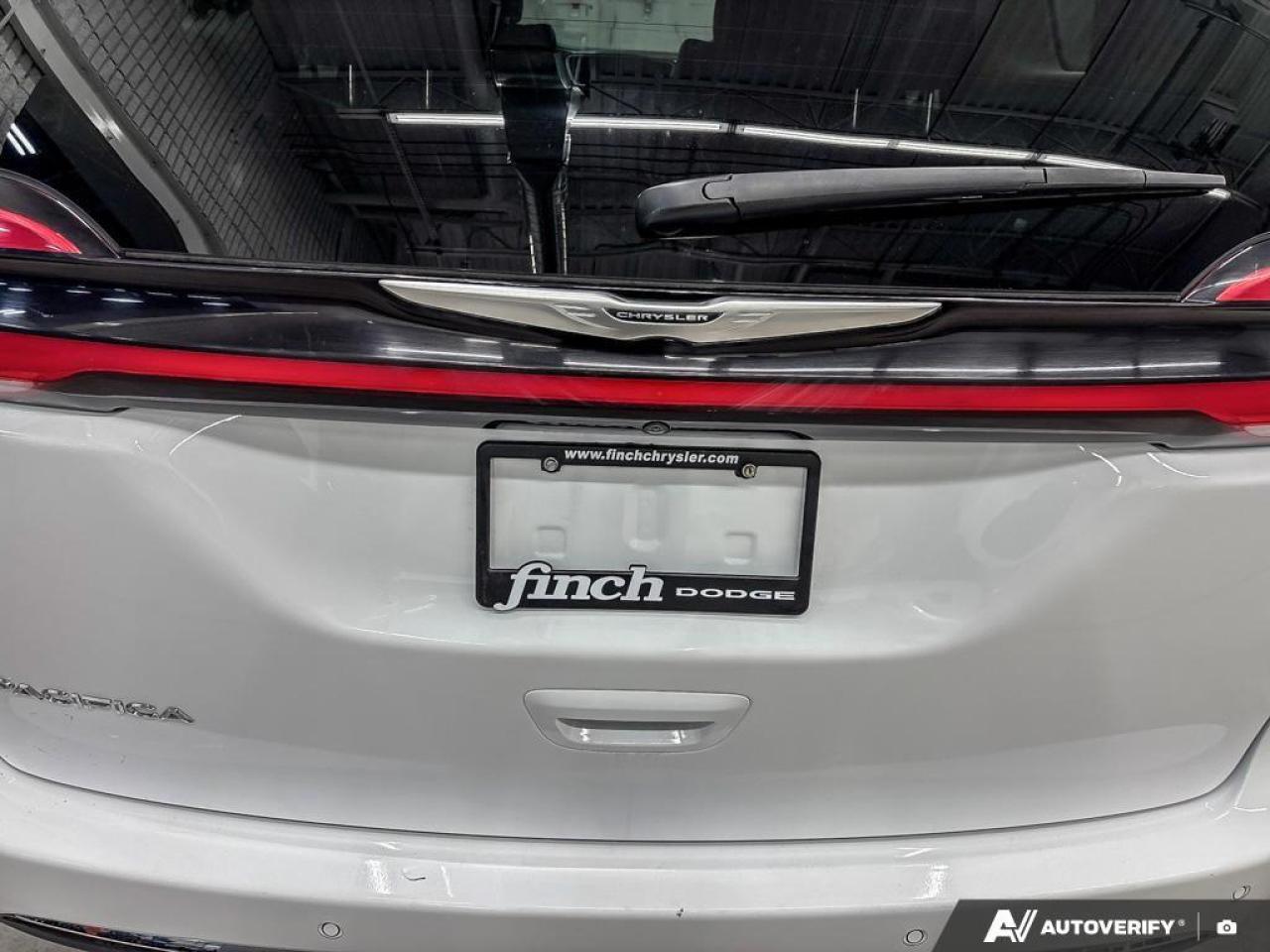 2023 Chrysler Pacifica Touring-L Front-Wheel Drive Passenger Van Photo