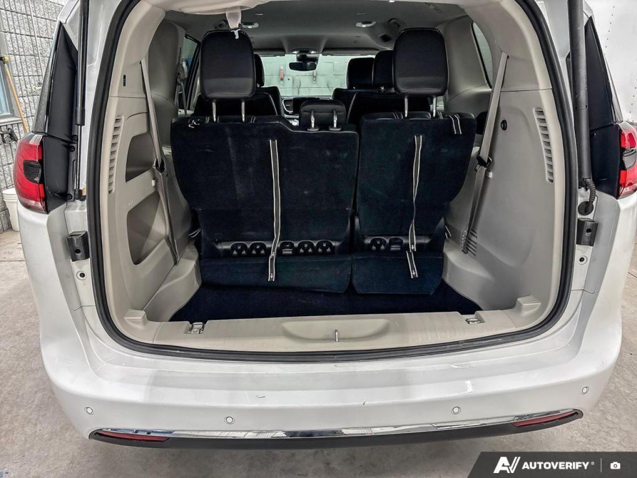 2023 Chrysler Pacifica Touring-L Front-Wheel Drive Passenger Van Photo