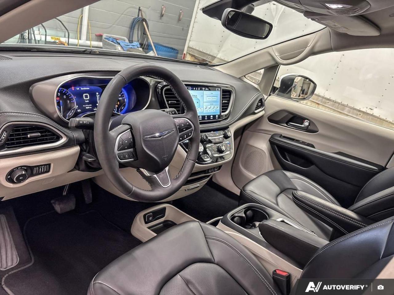 2023 Chrysler Pacifica Touring-L Front-Wheel Drive Passenger Van Photo