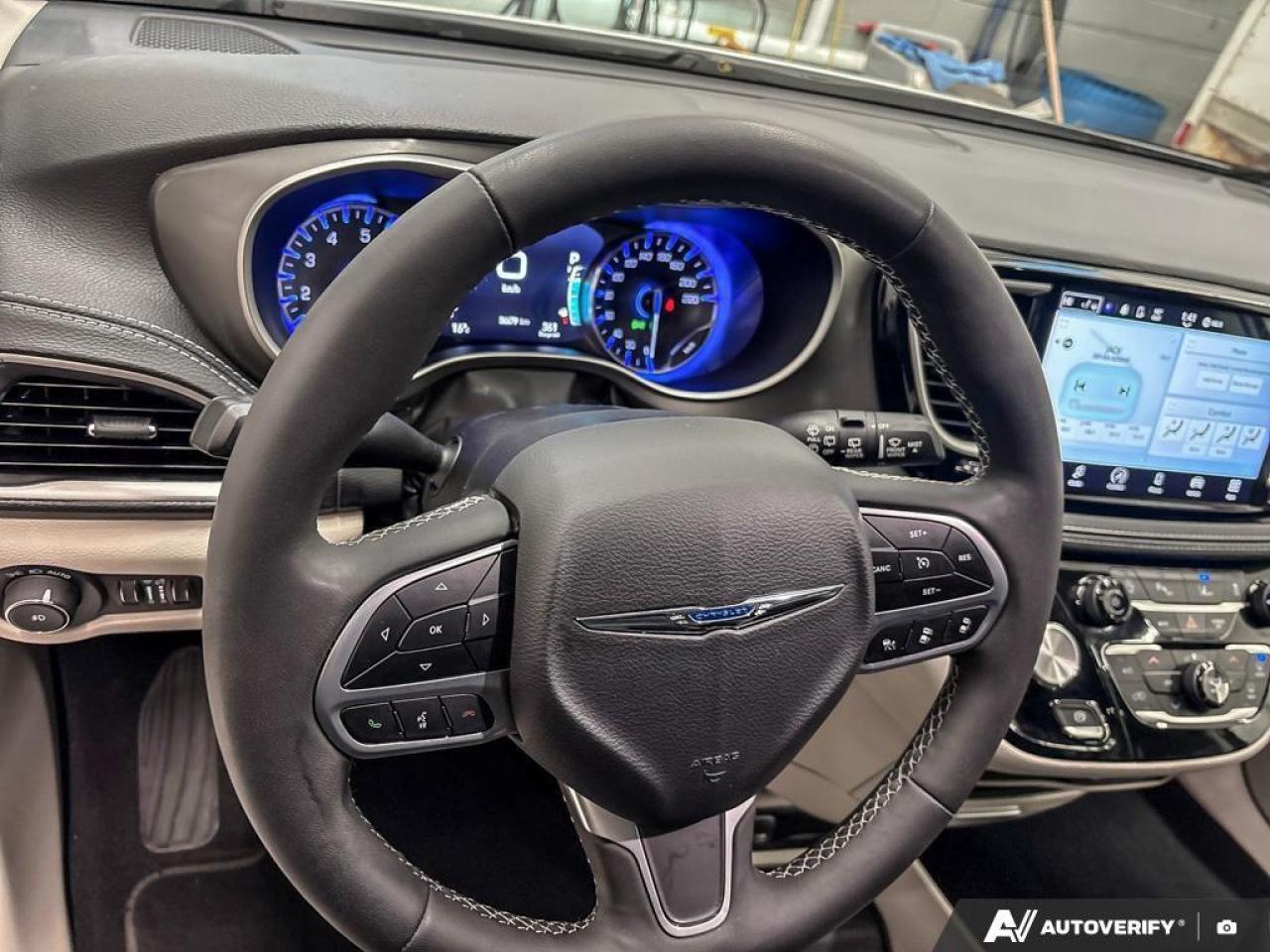 2023 Chrysler Pacifica Touring-L Front-Wheel Drive Passenger Van Photo