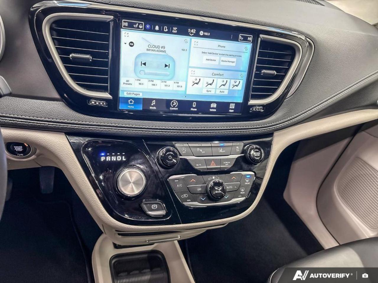 2023 Chrysler Pacifica Touring-L Front-Wheel Drive Passenger Van Photo