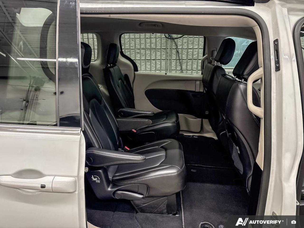 2023 Chrysler Pacifica Touring-L Front-Wheel Drive Passenger Van Photo