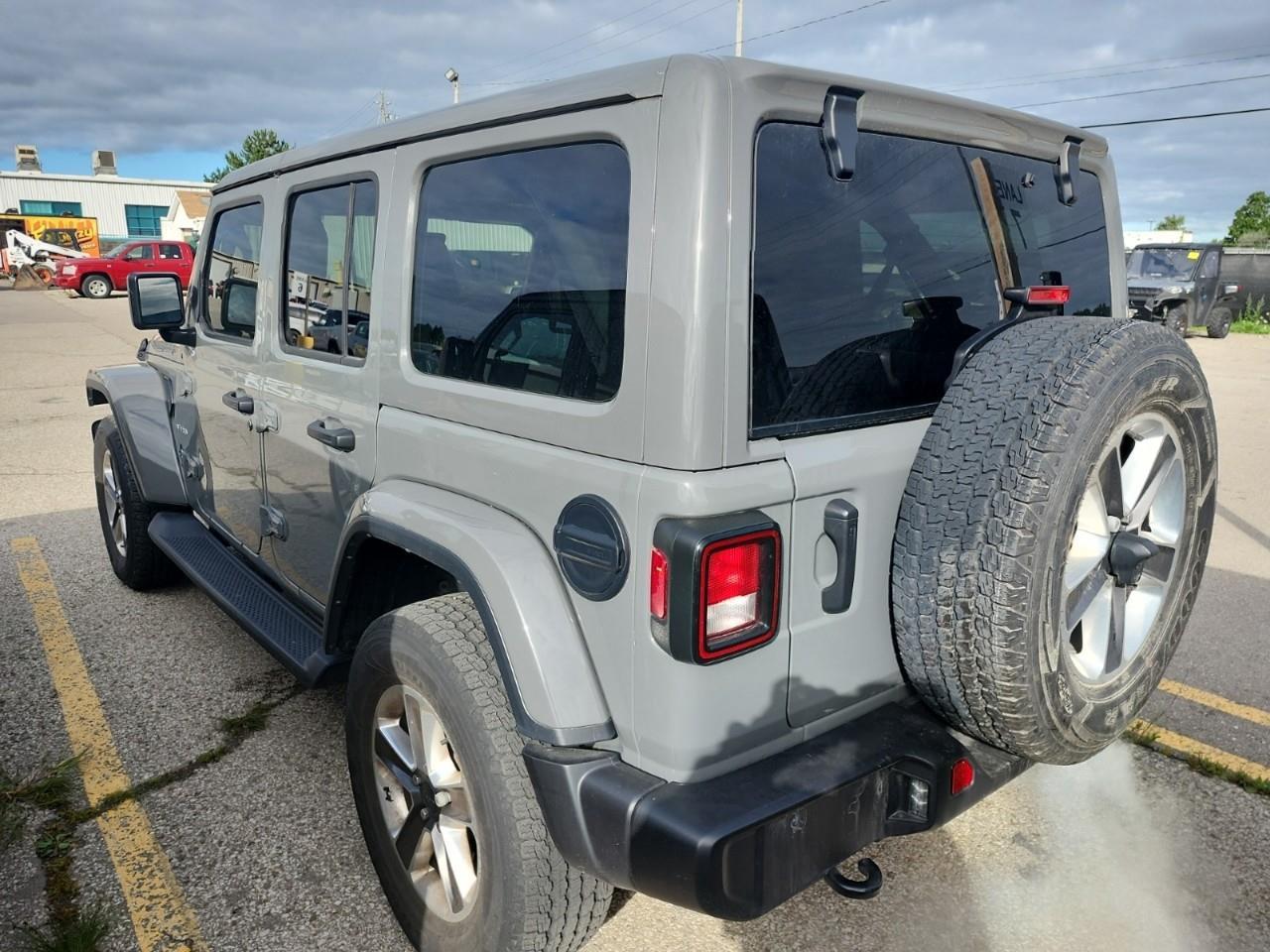 2023 Jeep Wrangler SAHARA 4DR 4X4 Photo3