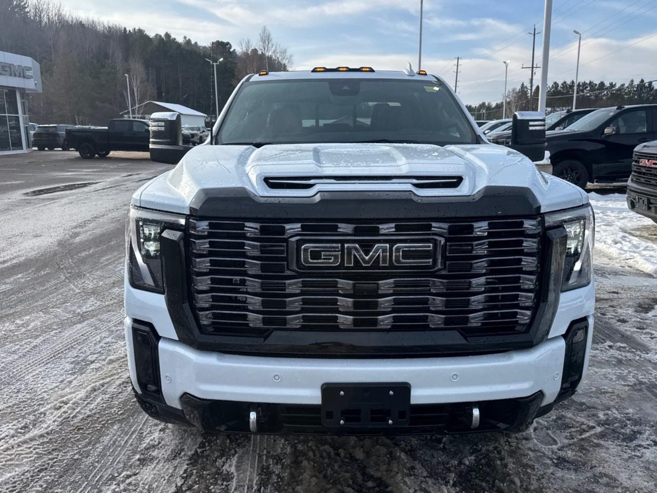 2026 GMC Sierra 3500HD 4WD Crew Cab Standard Box Denali Ultimate Photo