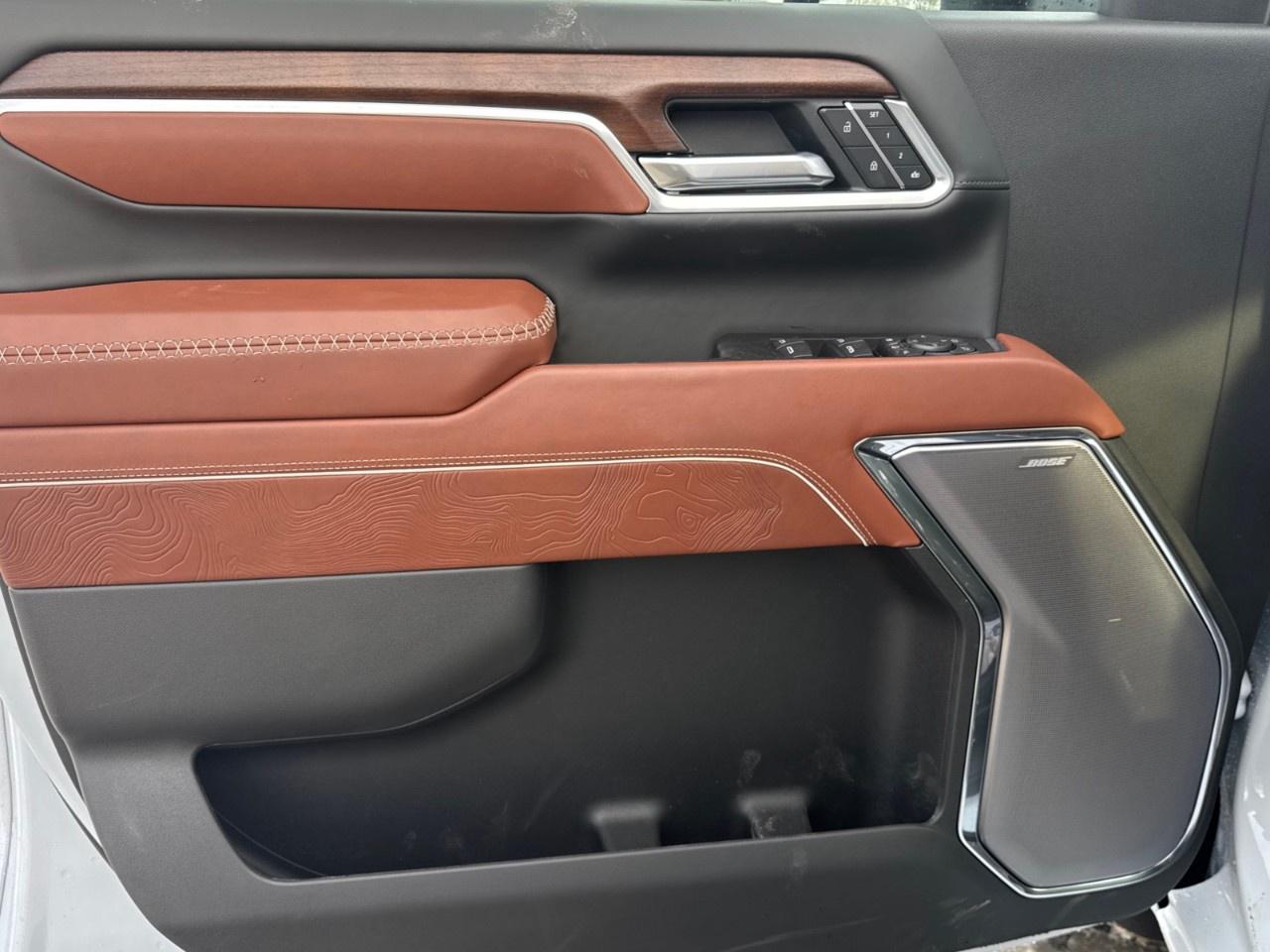 2026 GMC Sierra 3500HD 4WD Crew Cab Standard Box Denali Ultimate Photo